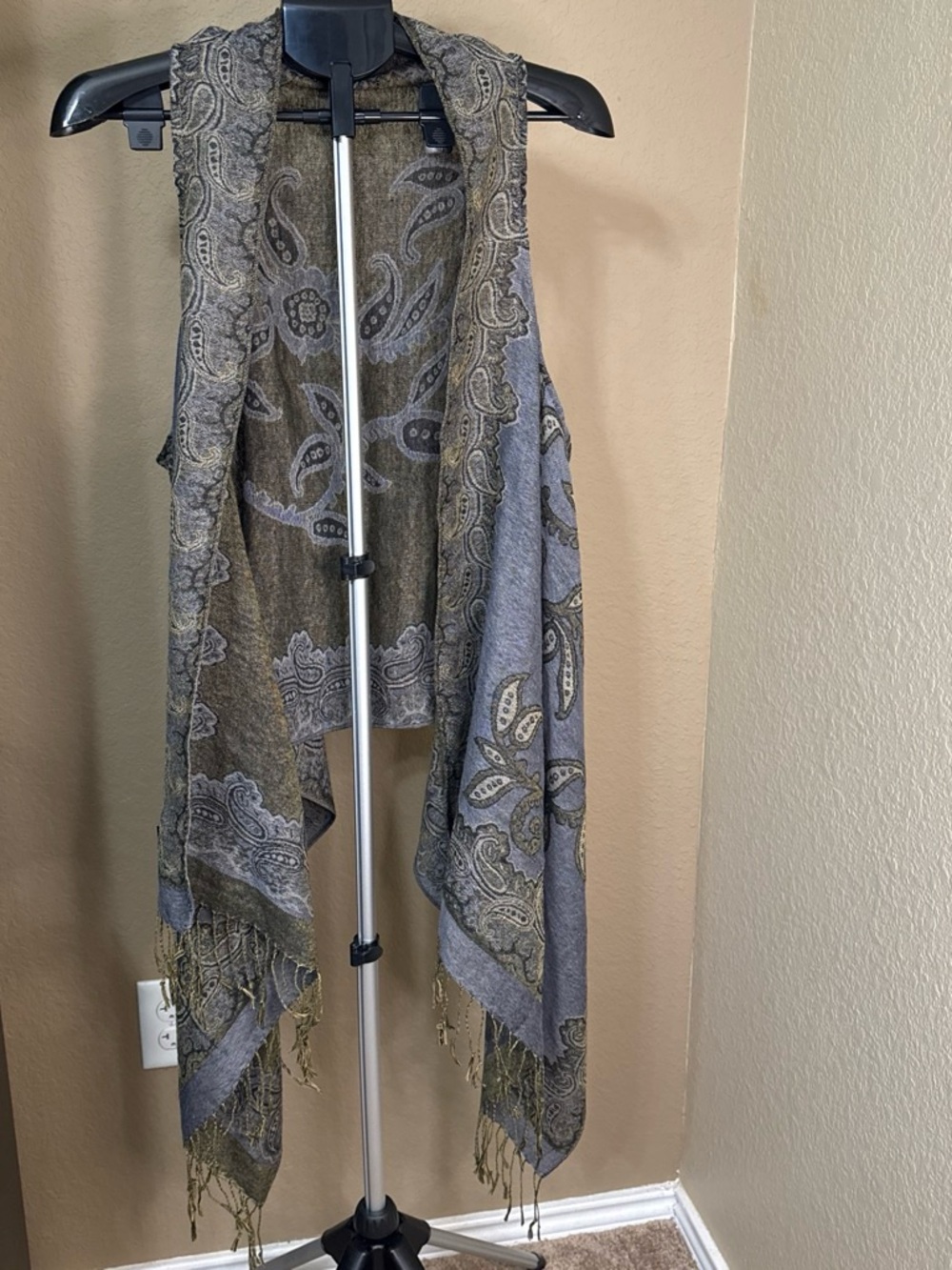 100% Pashmina Knit Vest – Soft Luxury Layer